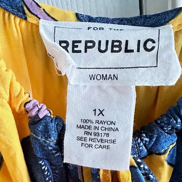 For The Republic - colorful yellow with blue flowers 1X maxi dress - Picture 5 of 6
